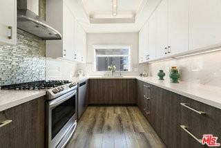 N Camden Dr #202 - Photo 6 of 8
