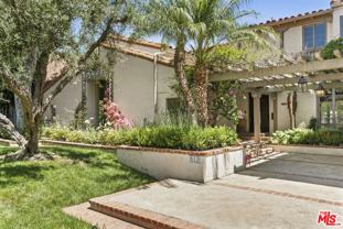 512 N Palm Dr - Photo 1 of 1