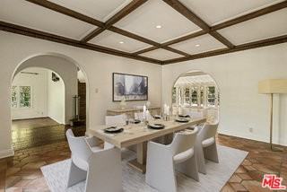 512 N Palm Dr - Photo 2 of 8