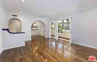 910 N Alfred St #4 - Photo 7 of 8