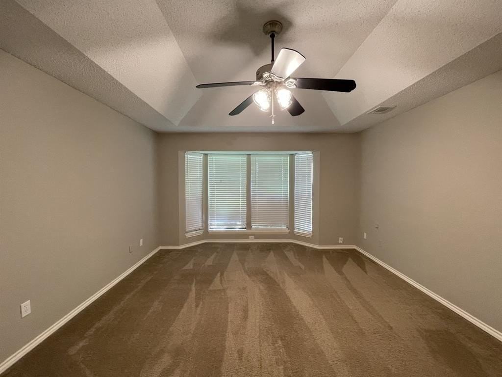 6109 Kingswood Dr - Photo 5 of 11