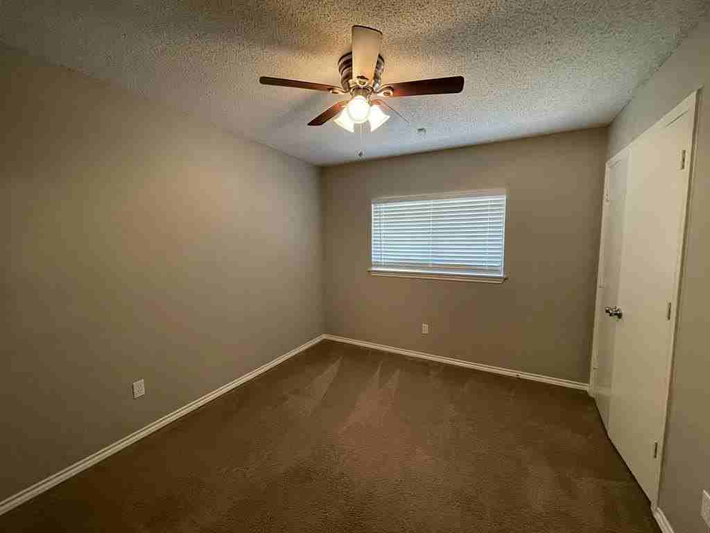 6109 Kingswood Dr - Photo 7 of 11