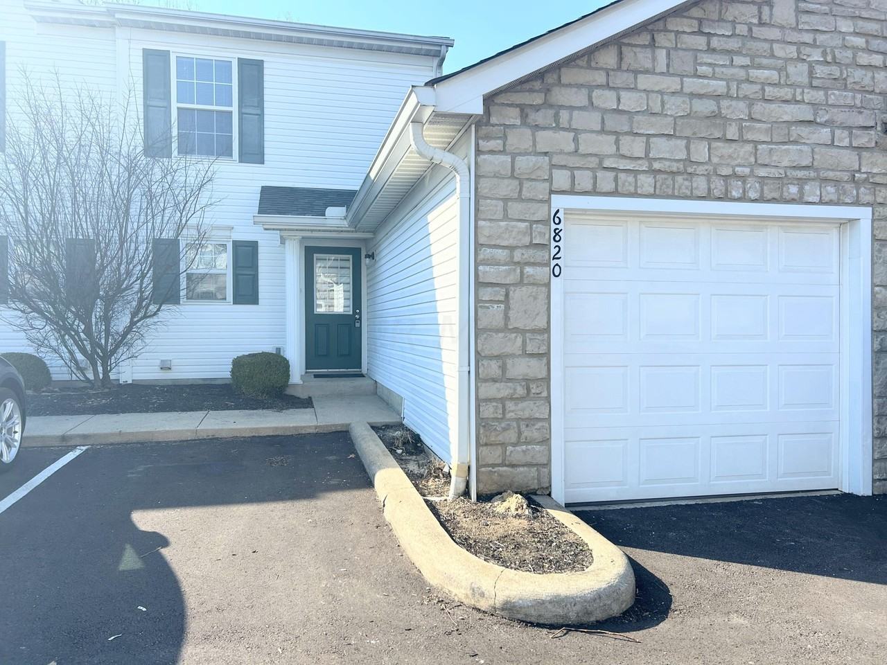 6820 Axtel Dr - Photo 3 of 36