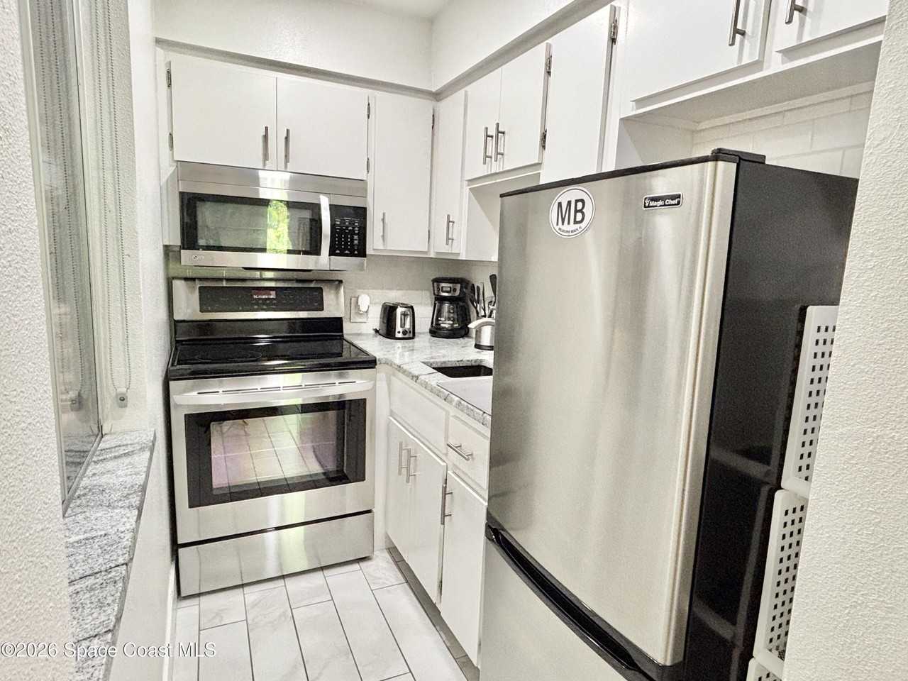419 Ocean Ave - Photo 6 of 22