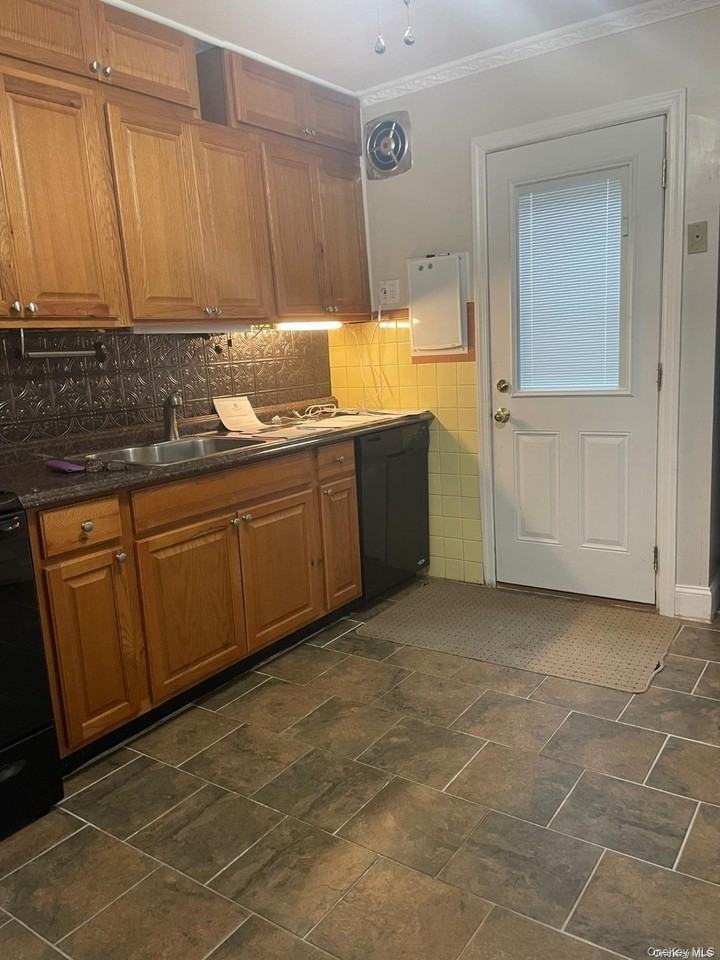 59 Wolcott Rd - Photo 3 of 10