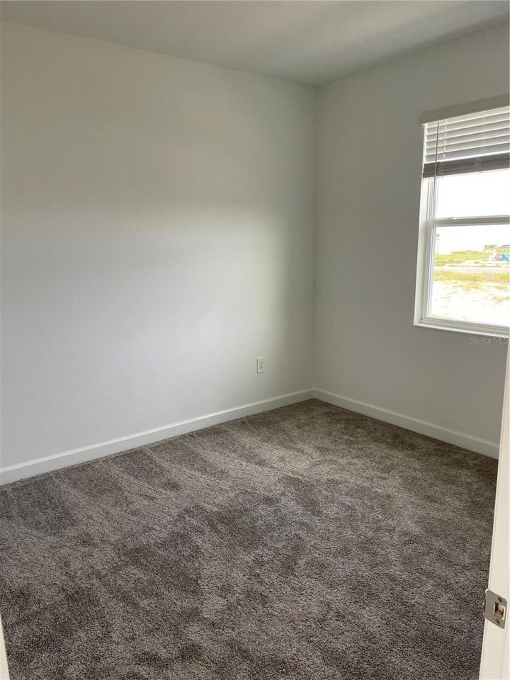 7152 Dilly Lake Ave - Photo 4 of 37