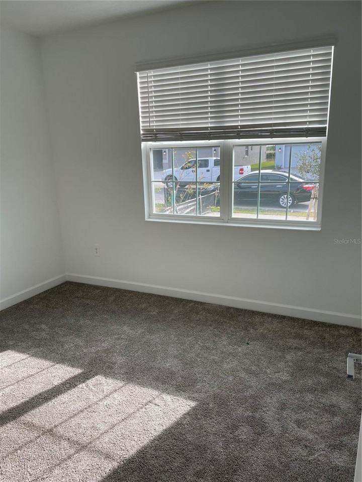 7152 Dilly Lake Ave - Photo 5 of 37