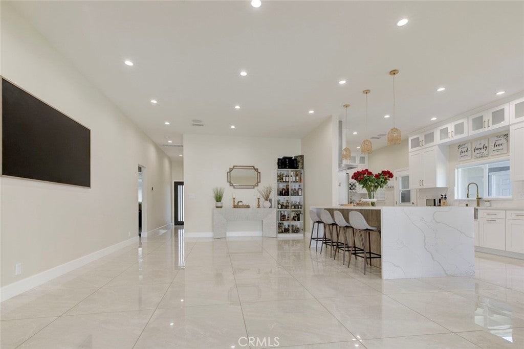 10814 Encino Ave - Photo 3 of 34