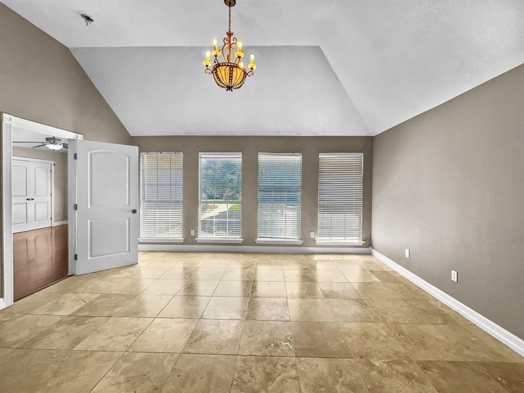 2132 Cliffside Dr - Photo 2 of 37