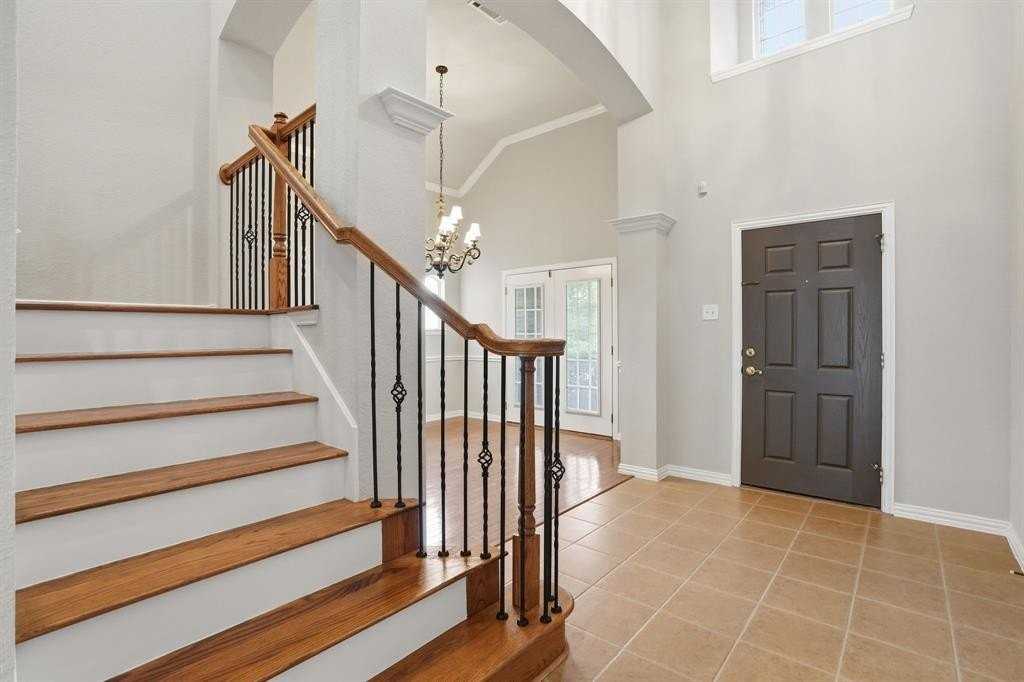 1013 Elmgrove Ct - Photo 3 of 40