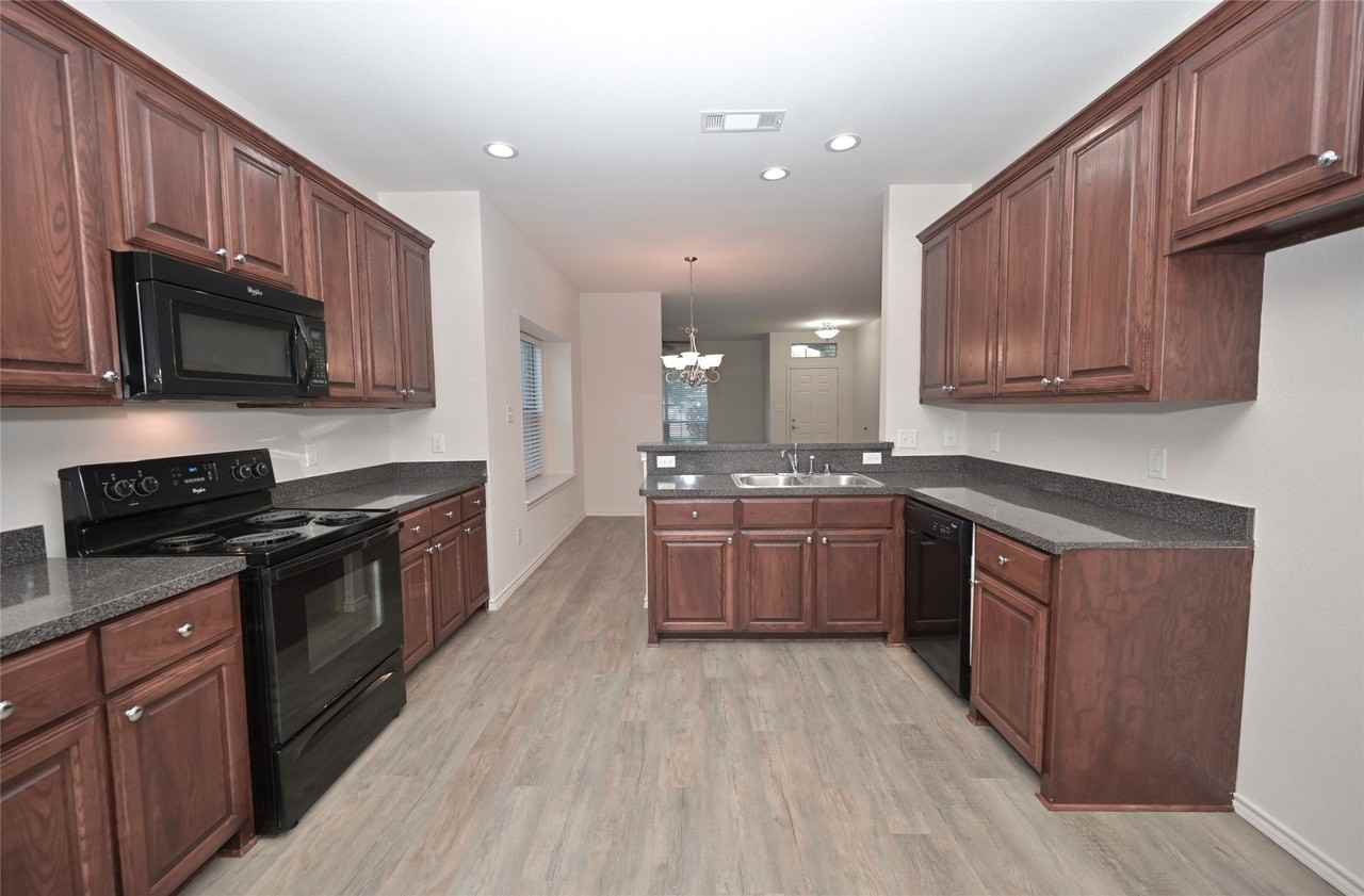 808 Bahar Ct - Photo 4 of 40