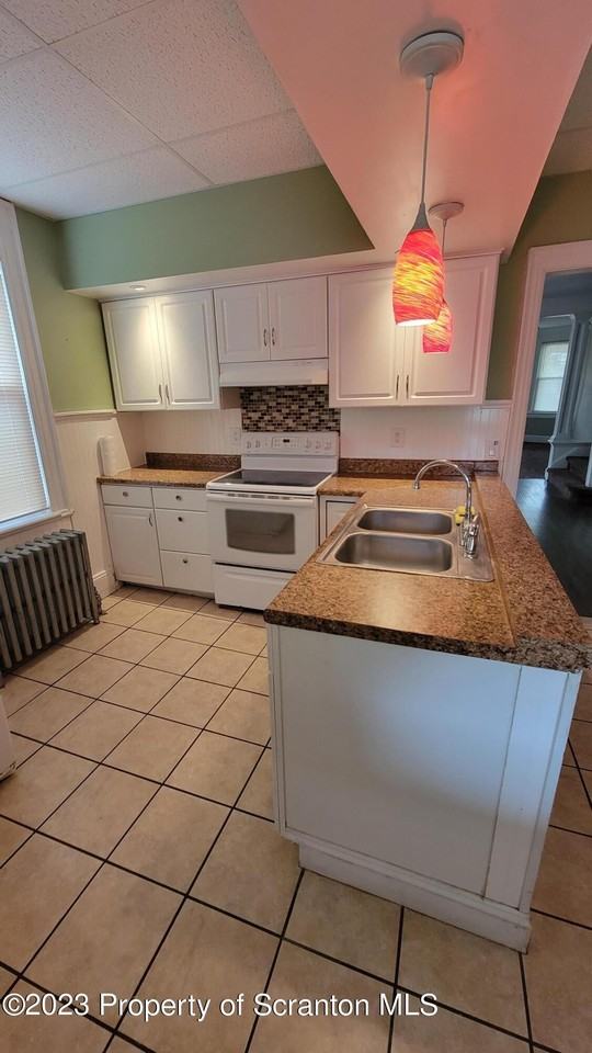 545 N Sumner Ave - Photo 3 of 23