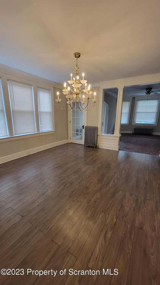 545 N Sumner Ave - Photo 7 of 23