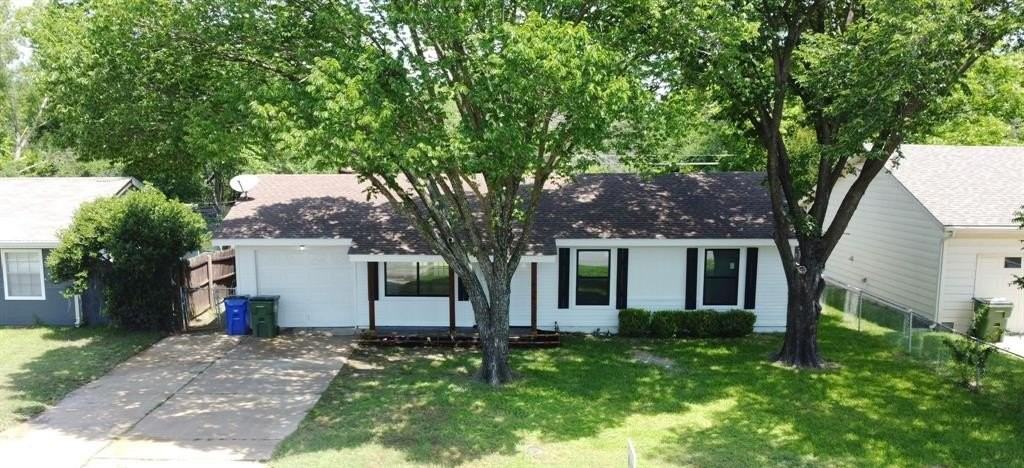 11221 Trail Ln - Photo 3 of 17