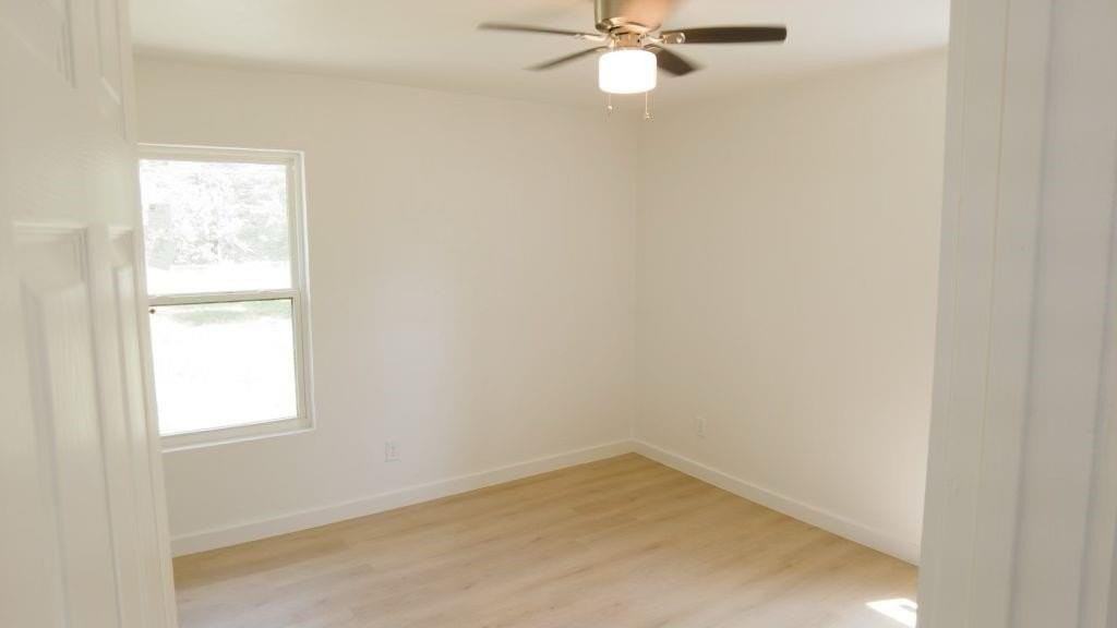 11221 Trail Ln - Photo 5 of 17