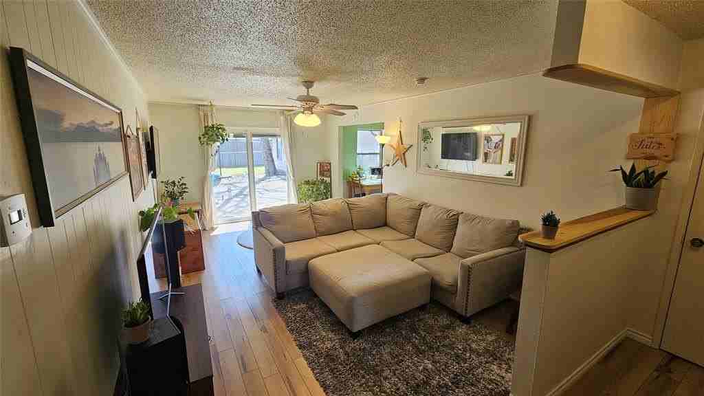 610 Greencove Dr - Photo 7 of 11