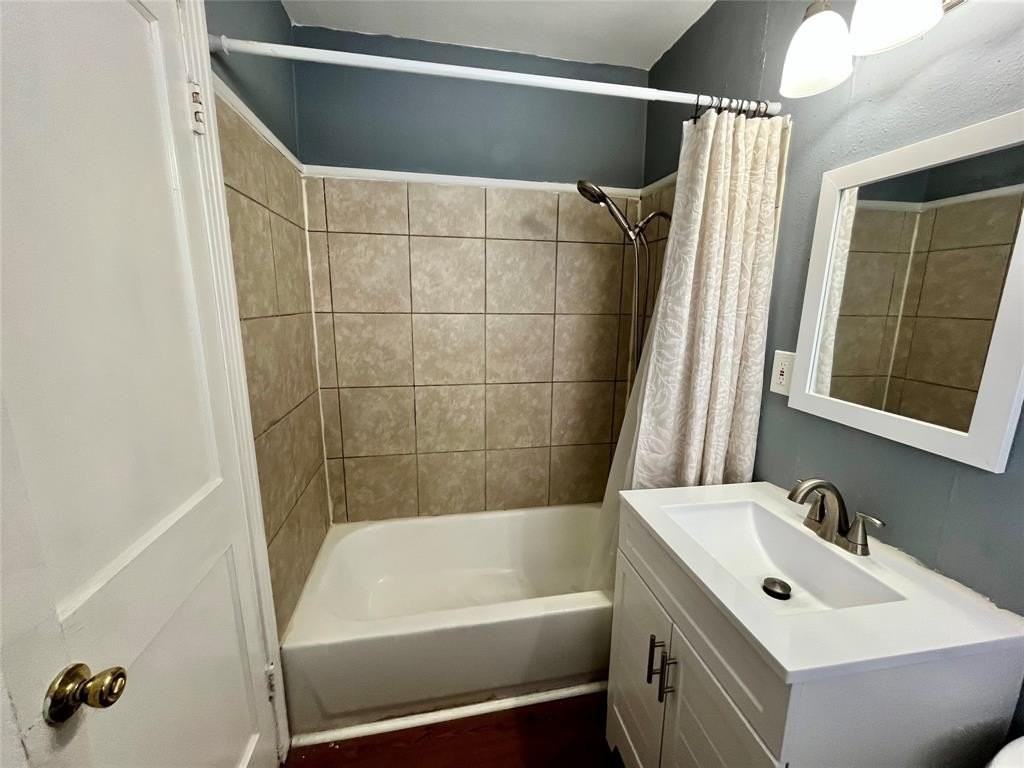 1018 Denton St - Photo 6 of 10