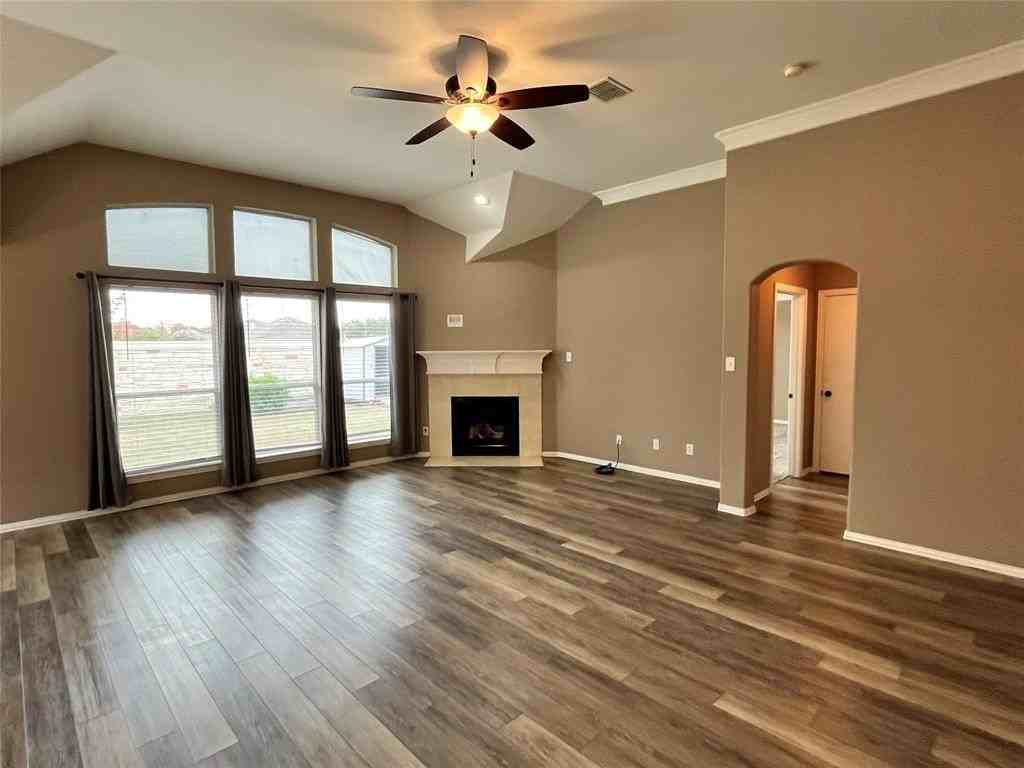 3917 Miramar Dr - Photo 4 of 19