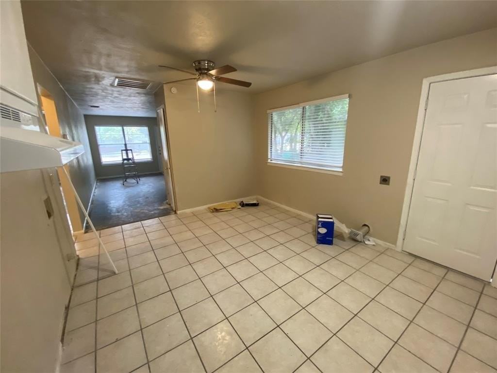 1412 Oakwood Dr - Photo 3 of 11
