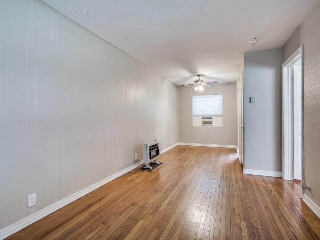 902 Denton St - Photo 3 of 12