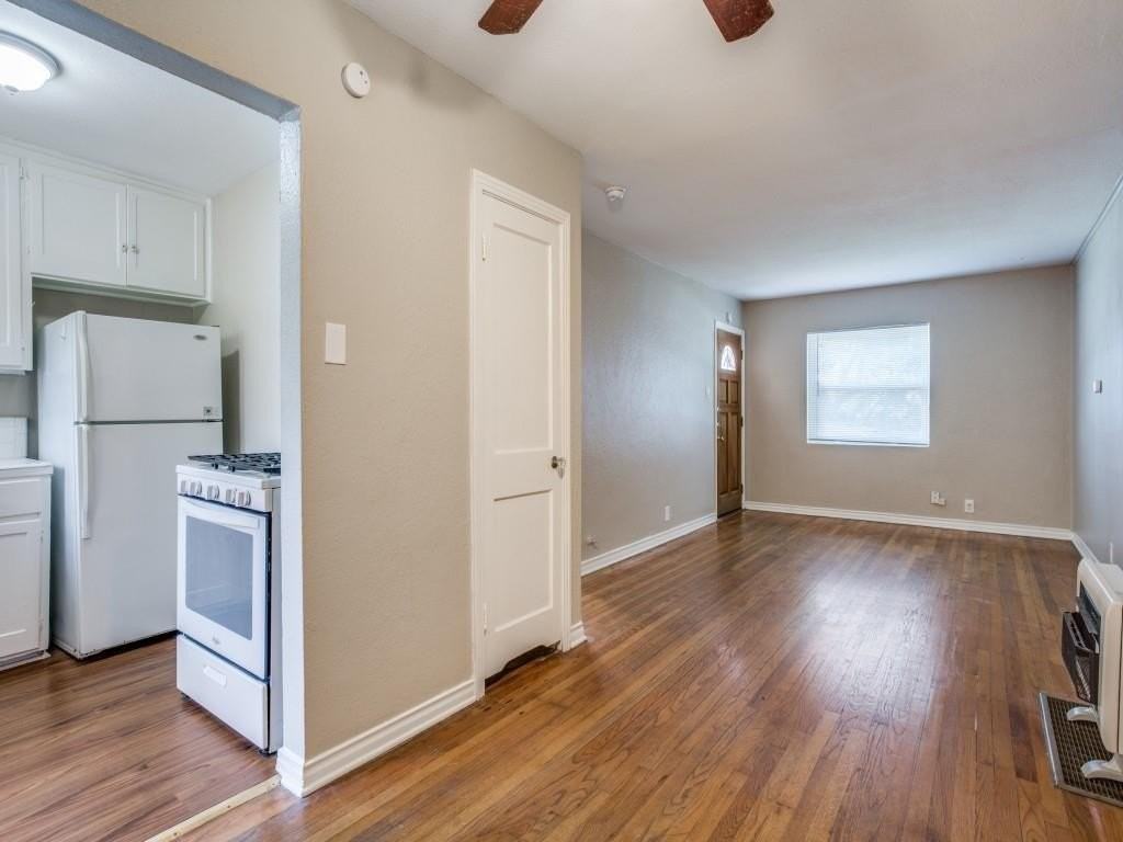 902 Denton St - Photo 5 of 12