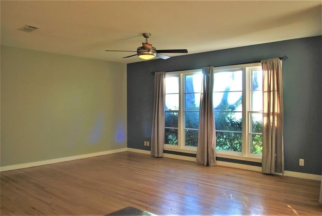 1310 Coit St - Photo 4 of 28
