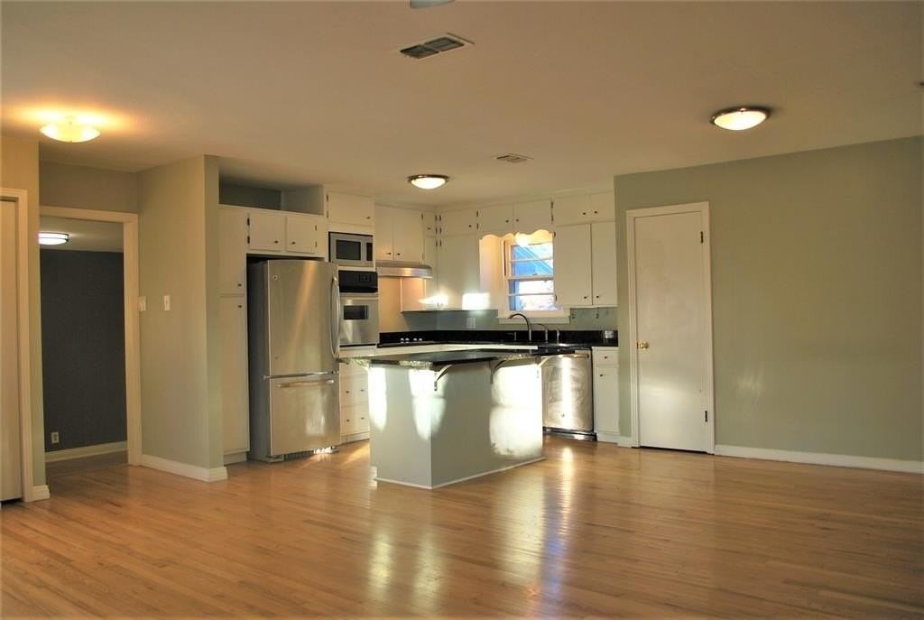 1310 Coit St - Photo 6 of 28