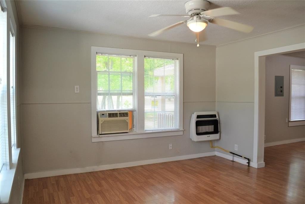 1301 Bernard St - Photo 6 of 13