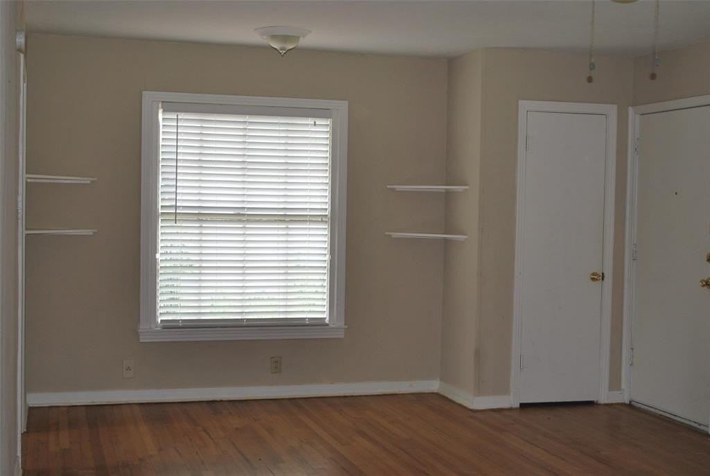 1419 Broadway St - Photo 3 of 14