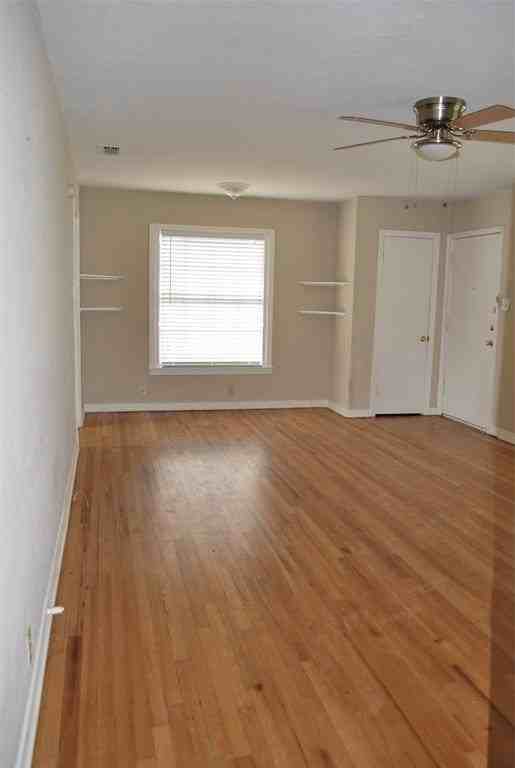 1419 Broadway St - Photo 5 of 14