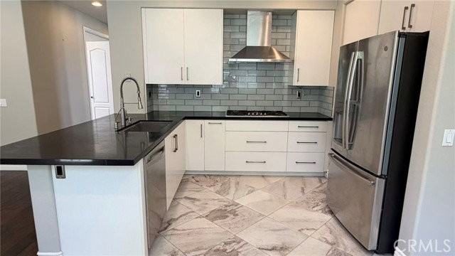 47 Camarin St - Photo 3 of 8