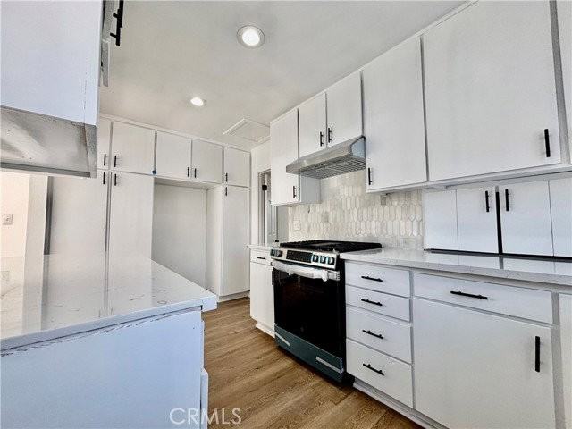 910 Acacia Ave - Photo 3 of 8
