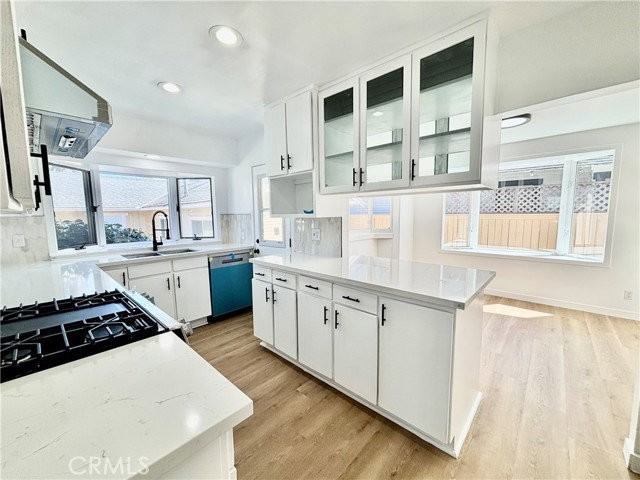 910 Acacia Ave - Photo 4 of 8