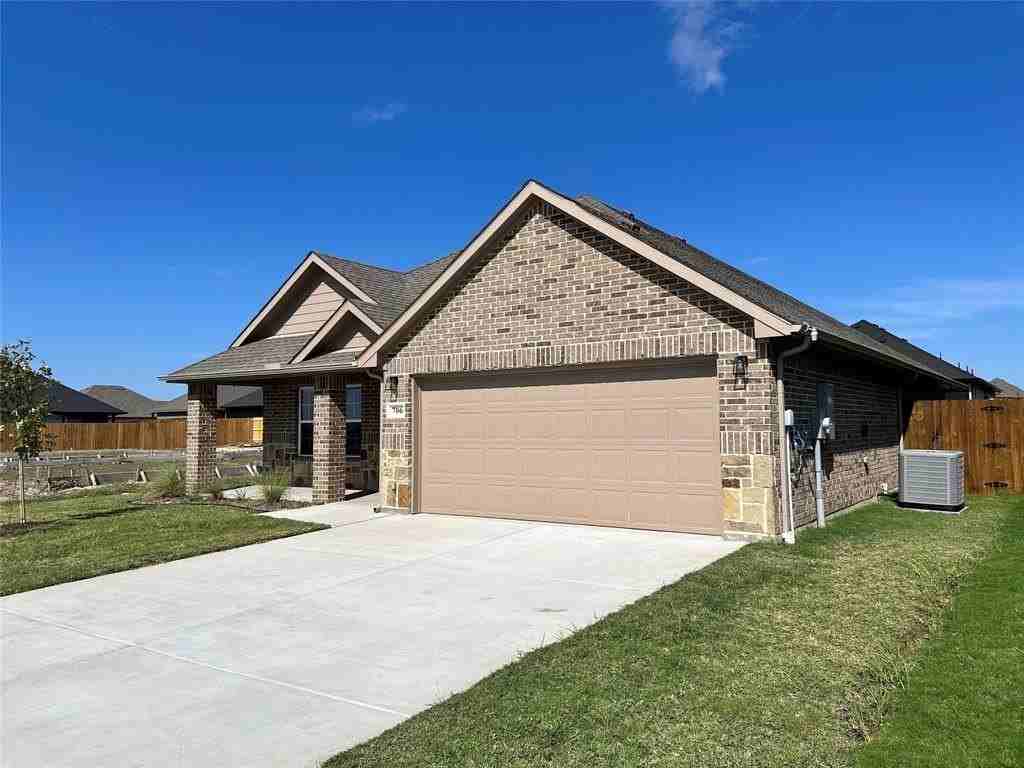 706 Greyson Ln - Photo 2 of 27