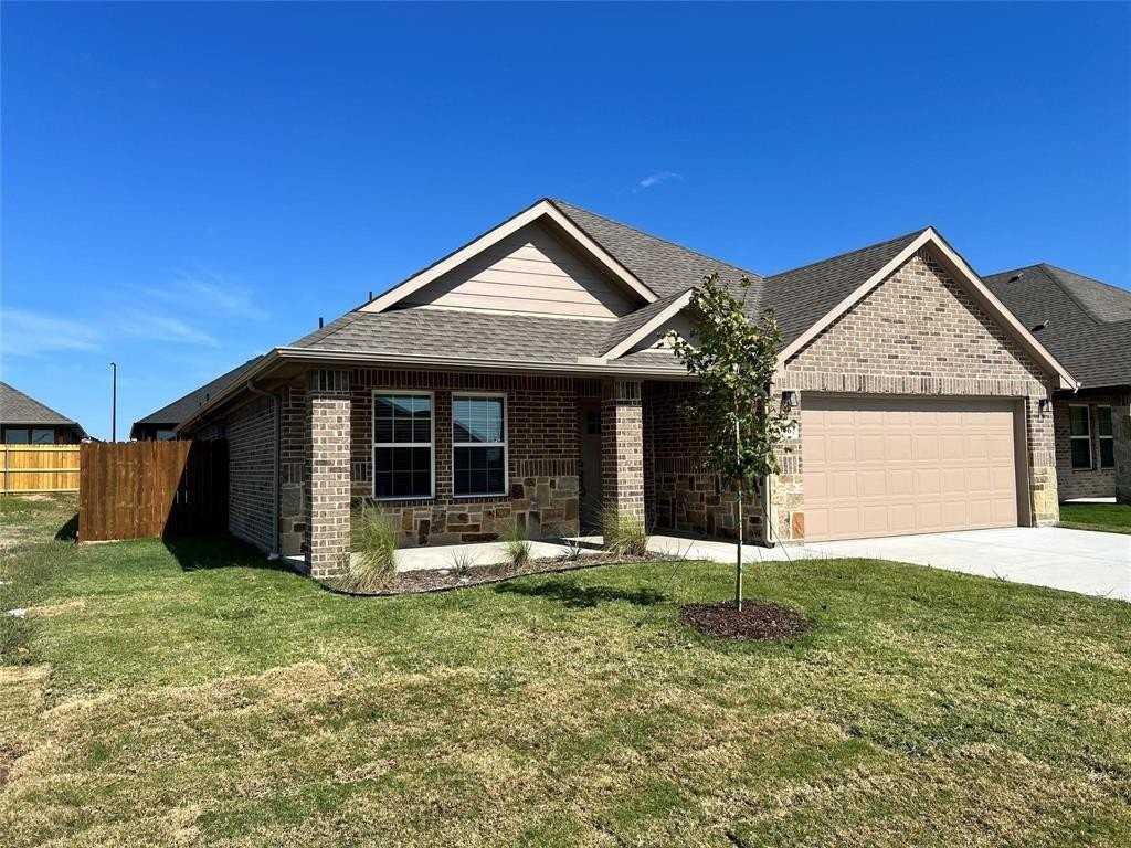 706 Greyson Ln - Photo 3 of 27