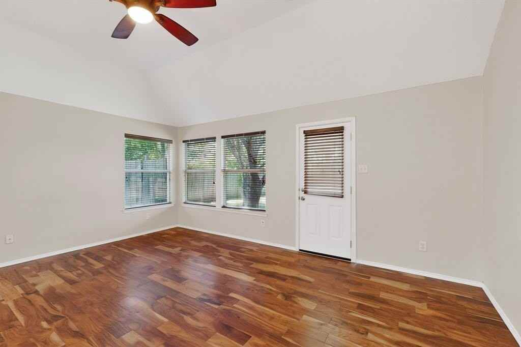 8304 Cornerstone Dr - Photo 4 of 36
