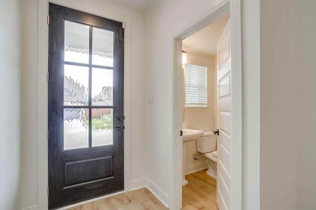 2165 Sandlin Dr - Photo 3 of 35