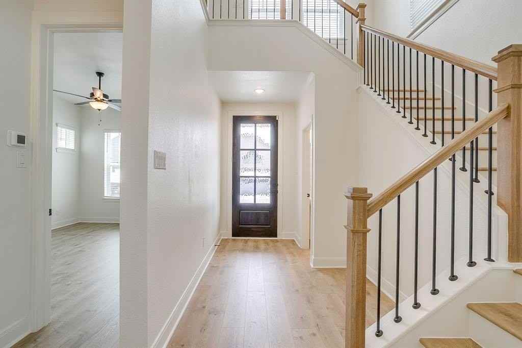 2165 Sandlin Dr - Photo 4 of 35