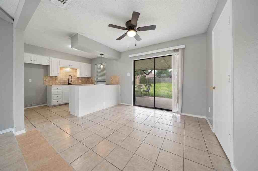 3826 Jewel St - Photo 6 of 29