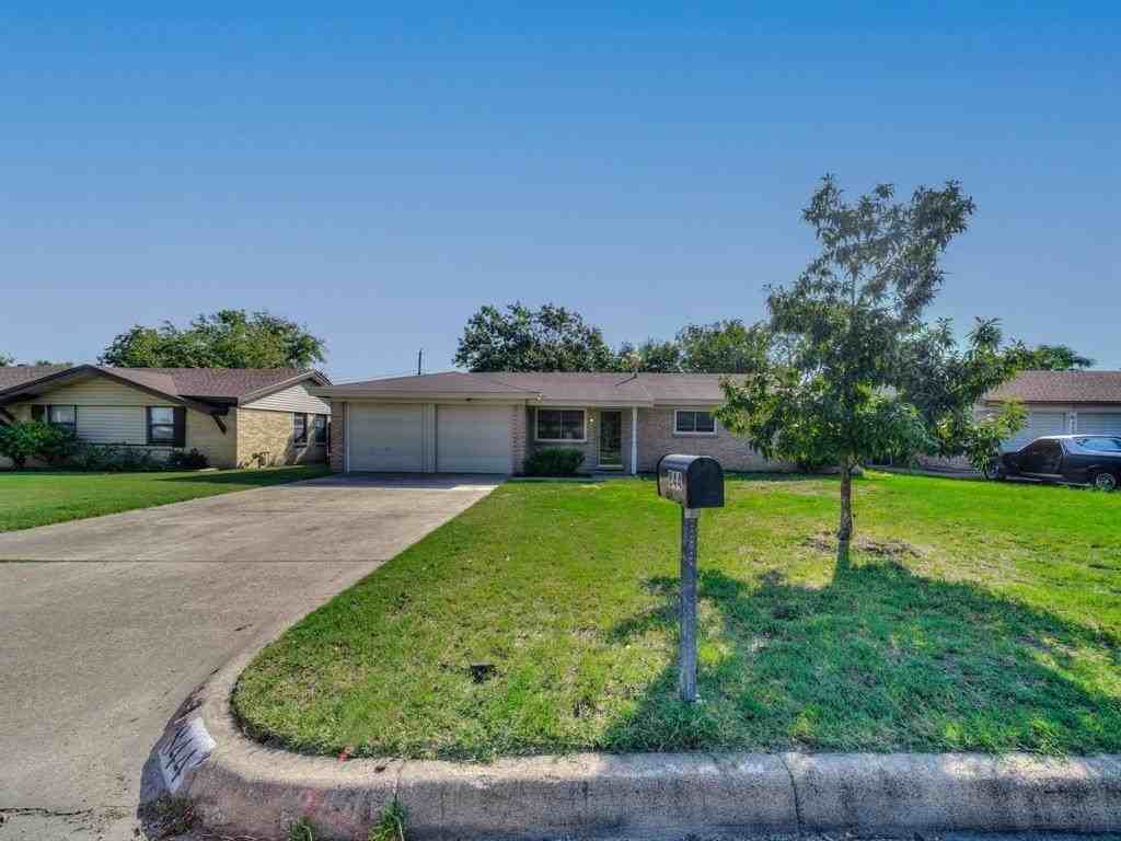 844 Saddle Rd - Photo 3 of 27