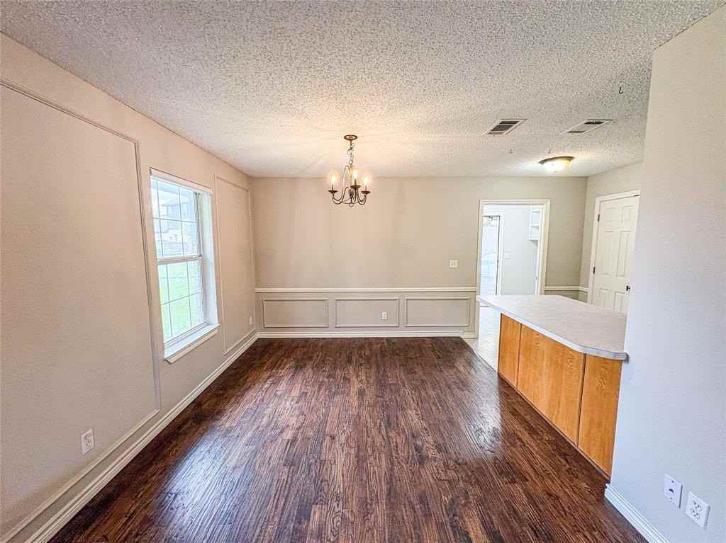 535 S Alabama St - Photo 4 of 23