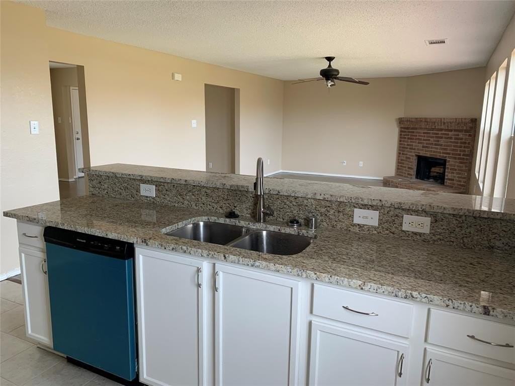 9512 George Bush Dr - Photo 4 of 12