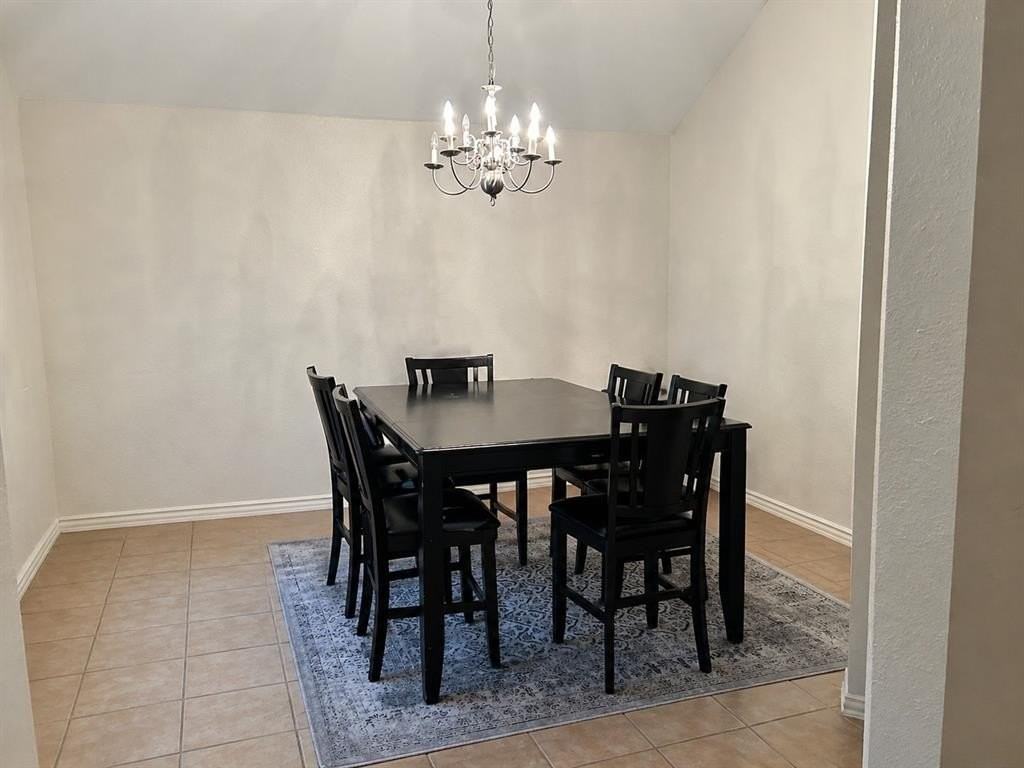 1122 Hayworth Ave - Photo 2 of 17