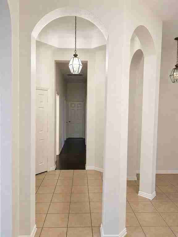 1122 Hayworth Ave - Photo 3 of 17
