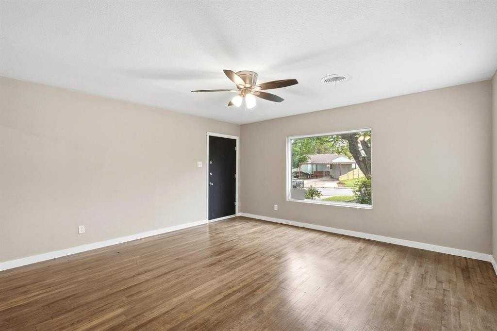 1209 Kirkwood St - Photo 6 of 35