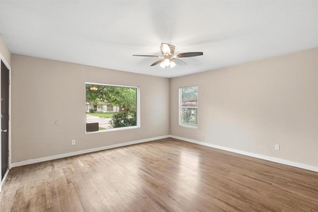 1209 Kirkwood St - Photo 7 of 35