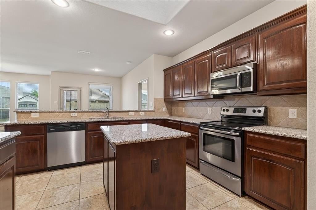 13048 Palancar Dr - Photo 6 of 30