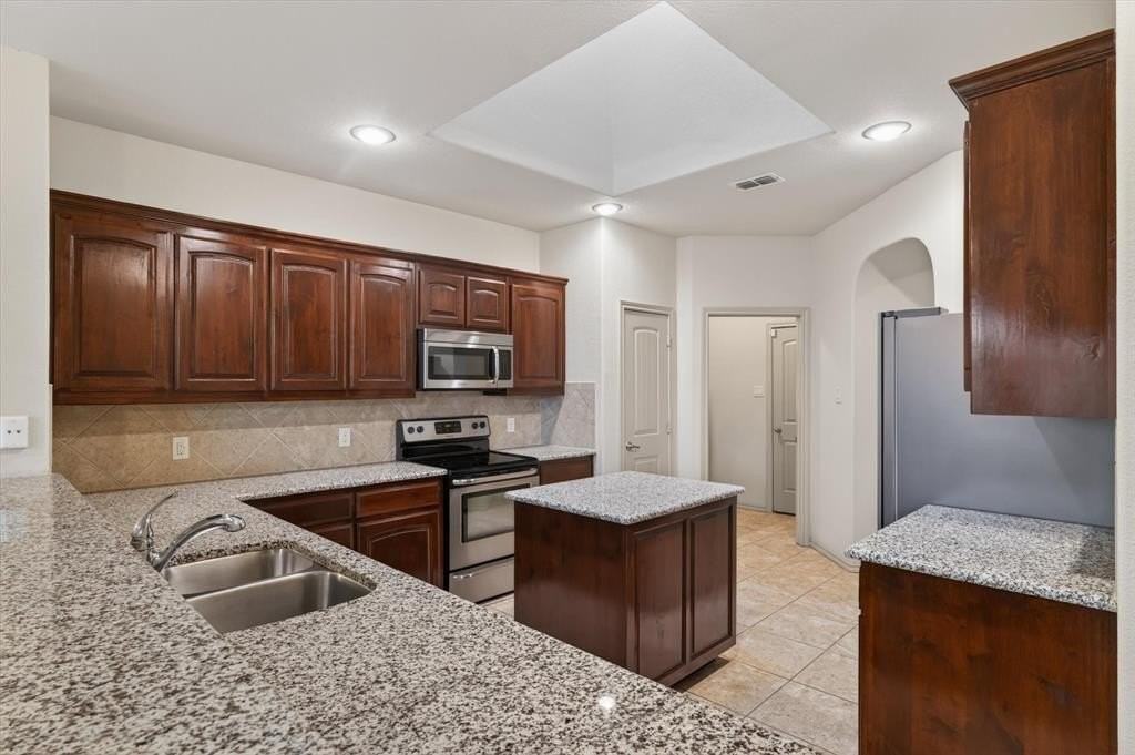 13048 Palancar Dr - Photo 7 of 30