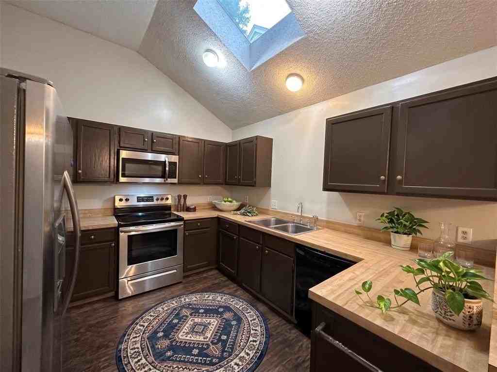 4244 Flamingo Way - Photo 5 of 29