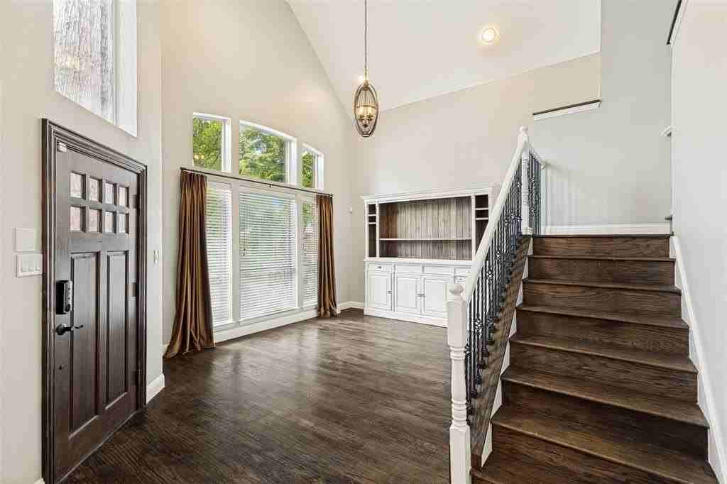 18515 Kelly Cave Trl - Photo 2 of 33